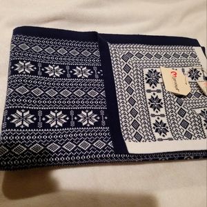 NWT  Amour Organic Cotton Blanket